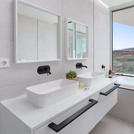 Karat Ibardin Rokabella Vila