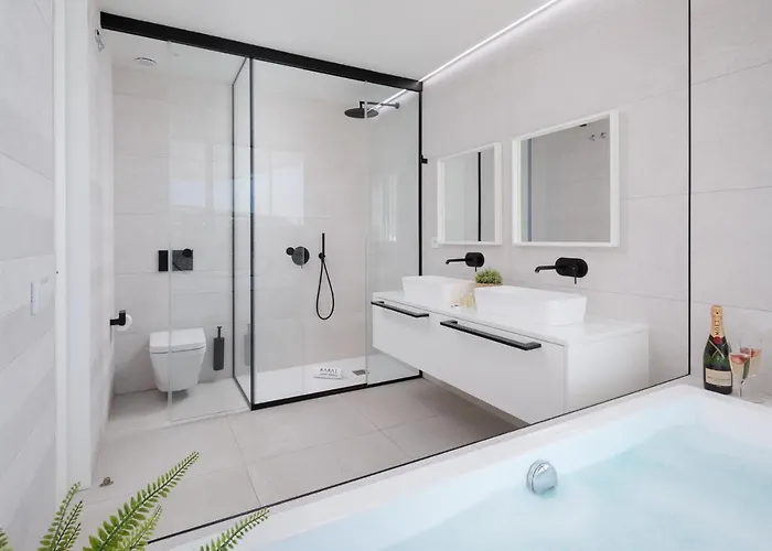 Karat Ibardin Rokabella Villa *