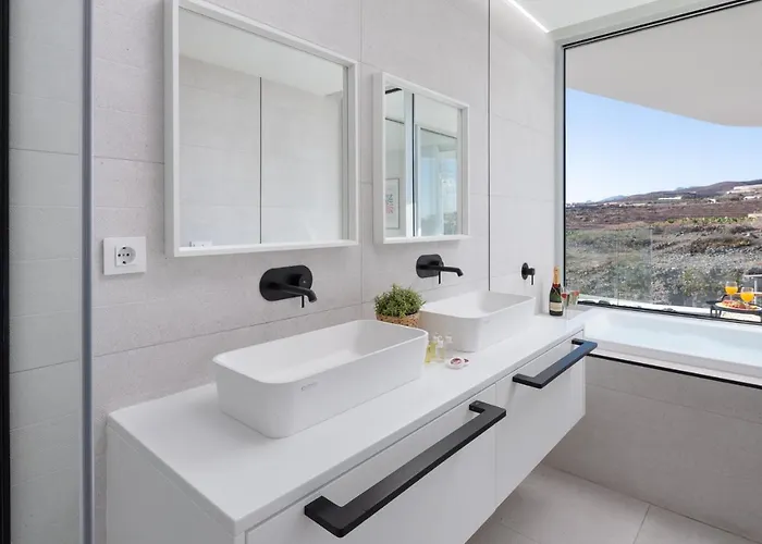 Karat Ibardin Rokabella Villa